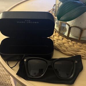 Marc Jacobs Elegant Black Sunglasses